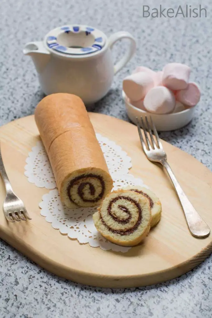 Nutella Swiss Roll - Swiss Roll Cake Recipe, Nutella Roulade Recipe
